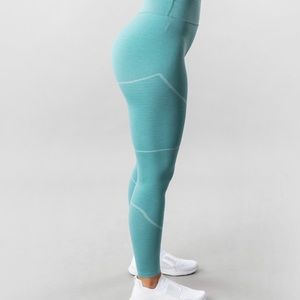 Alphalete seamless set